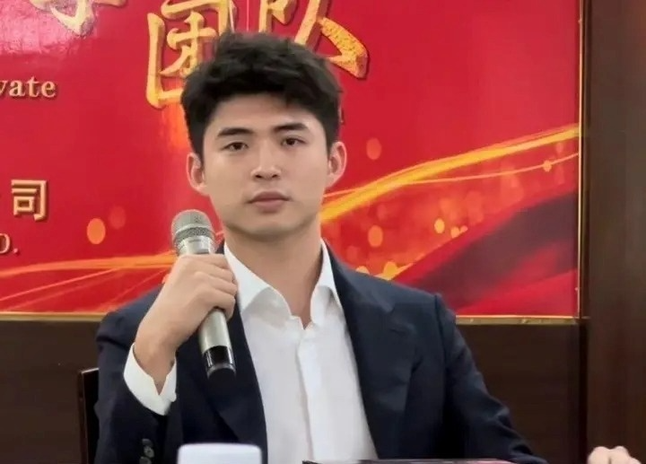 Mỹ nhân sinh quý tử cho thiếu gia tập đoàn: Nhà trai hiếm hoi lộ mặt, visual điển trai sáng bừng lên thẳng xu hướng- Ảnh 6.