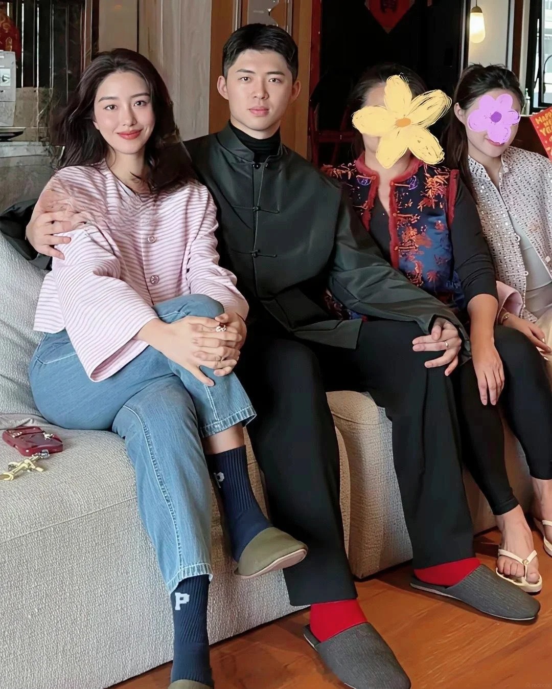 Mỹ nhân sinh quý tử cho thiếu gia tập đoàn: Nhà trai hiếm hoi lộ mặt, visual điển trai sáng bừng lên thẳng xu hướng- Ảnh 3.
