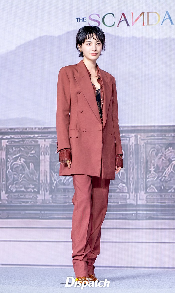 Sự kiện to&agrave;n sao khủng: Ji Chang Wook chuẩn bạch m&atilde; ho&agrave;ng tử, mỹ nh&acirc;n đẹp nhất thế giới ga lăng với Son Ye Jin- Ảnh 11.