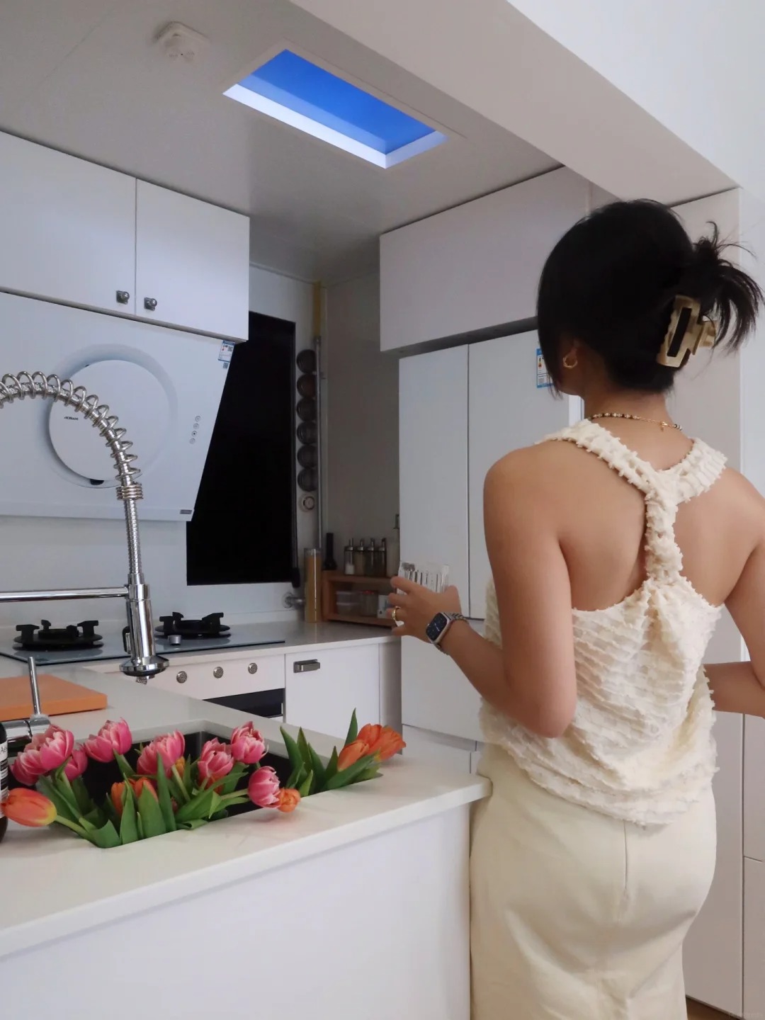 Phát hiện nữ nhân viên bỏ việc văn phòng thuê biệt thự 300m2 để ở và kiếm 193 triệu/tháng- Ảnh 1.