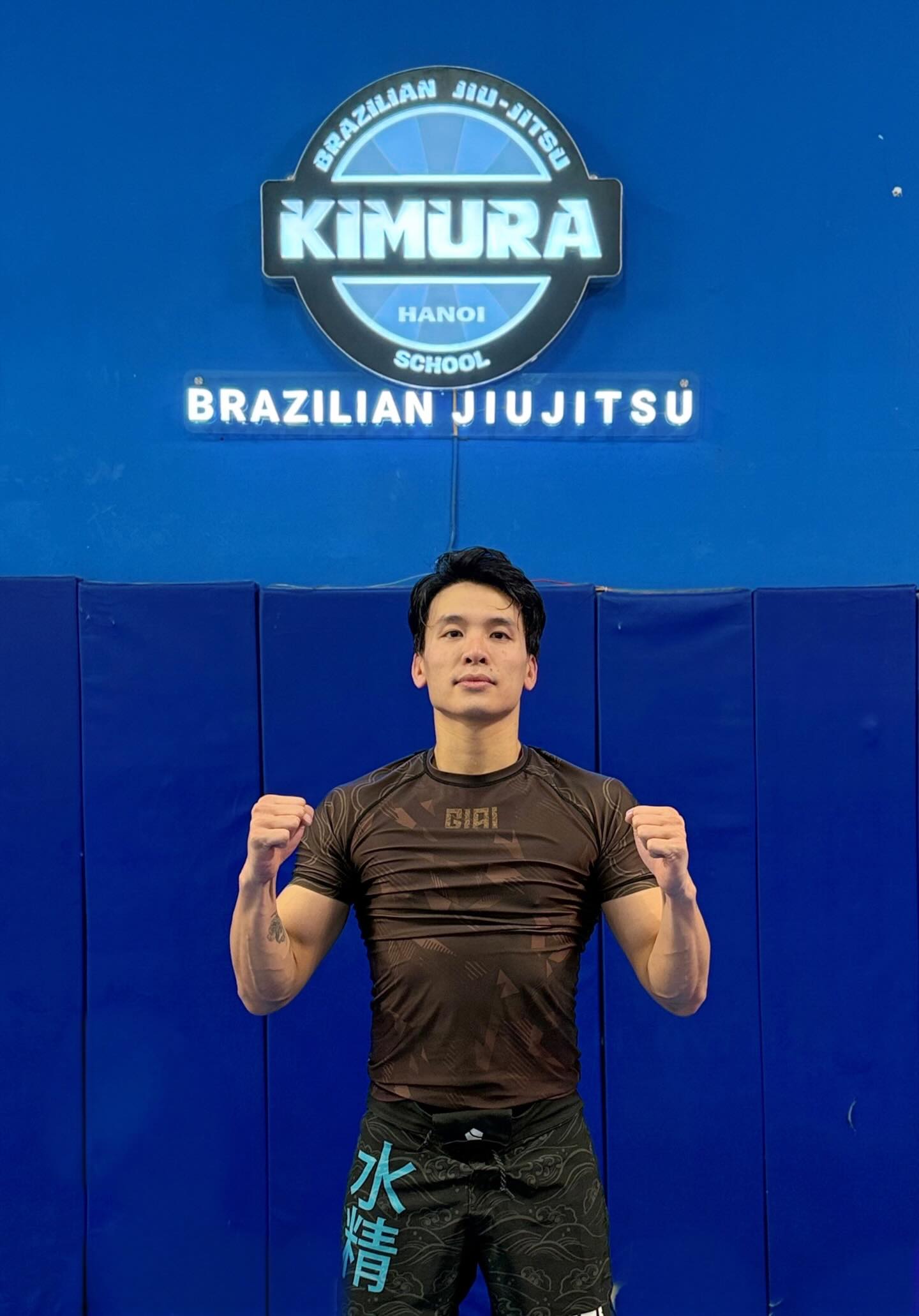 Qu&aacute;ch Văn Thơm h&aacute;t nhạc t&igrave;nh rồi lại miệt m&agrave;i tr&ecirc;n s&agrave;n BJJ: Tất tần tật về bộ m&ocirc;n "ch&uacute; Thơm" luyện tập suốt 2 năm- Ảnh 1.