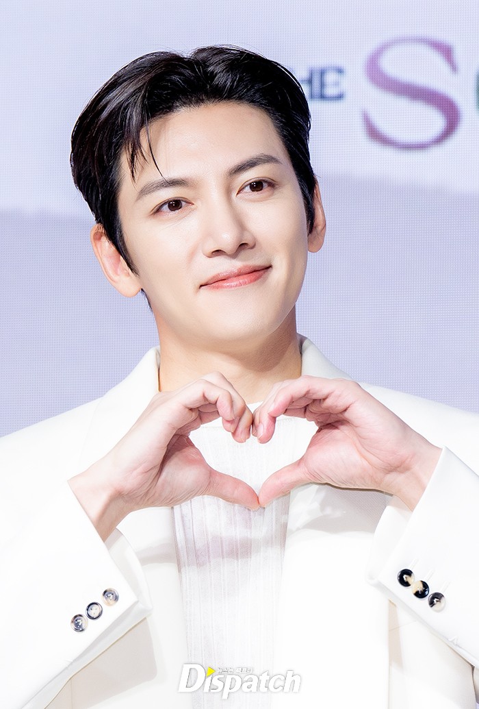 Sự kiện to&agrave;n sao khủng: Ji Chang Wook chuẩn bạch m&atilde; ho&agrave;ng tử, mỹ nh&acirc;n đẹp nhất thế giới ga lăng với Son Ye Jin- Ảnh 4.