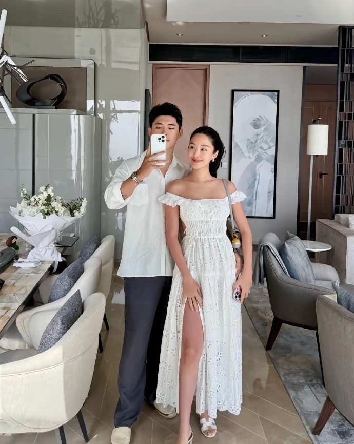 Mỹ nhân sinh quý tử cho thiếu gia tập đoàn: Nhà trai hiếm hoi lộ mặt, visual điển trai sáng bừng lên thẳng xu hướng- Ảnh 5.