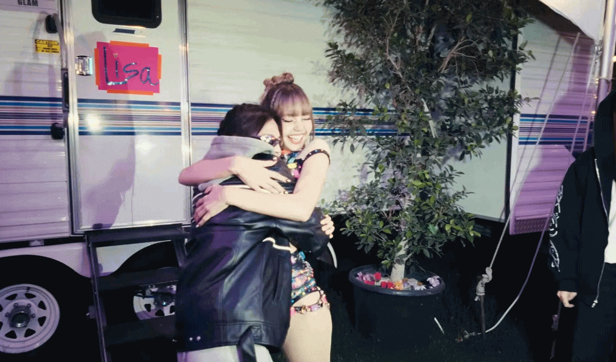 1 ph&uacute;t 19 gi&acirc;y b&oacute;c trần g&oacute;c khuất của Lisa (BLACKPINK)- Ảnh 3.