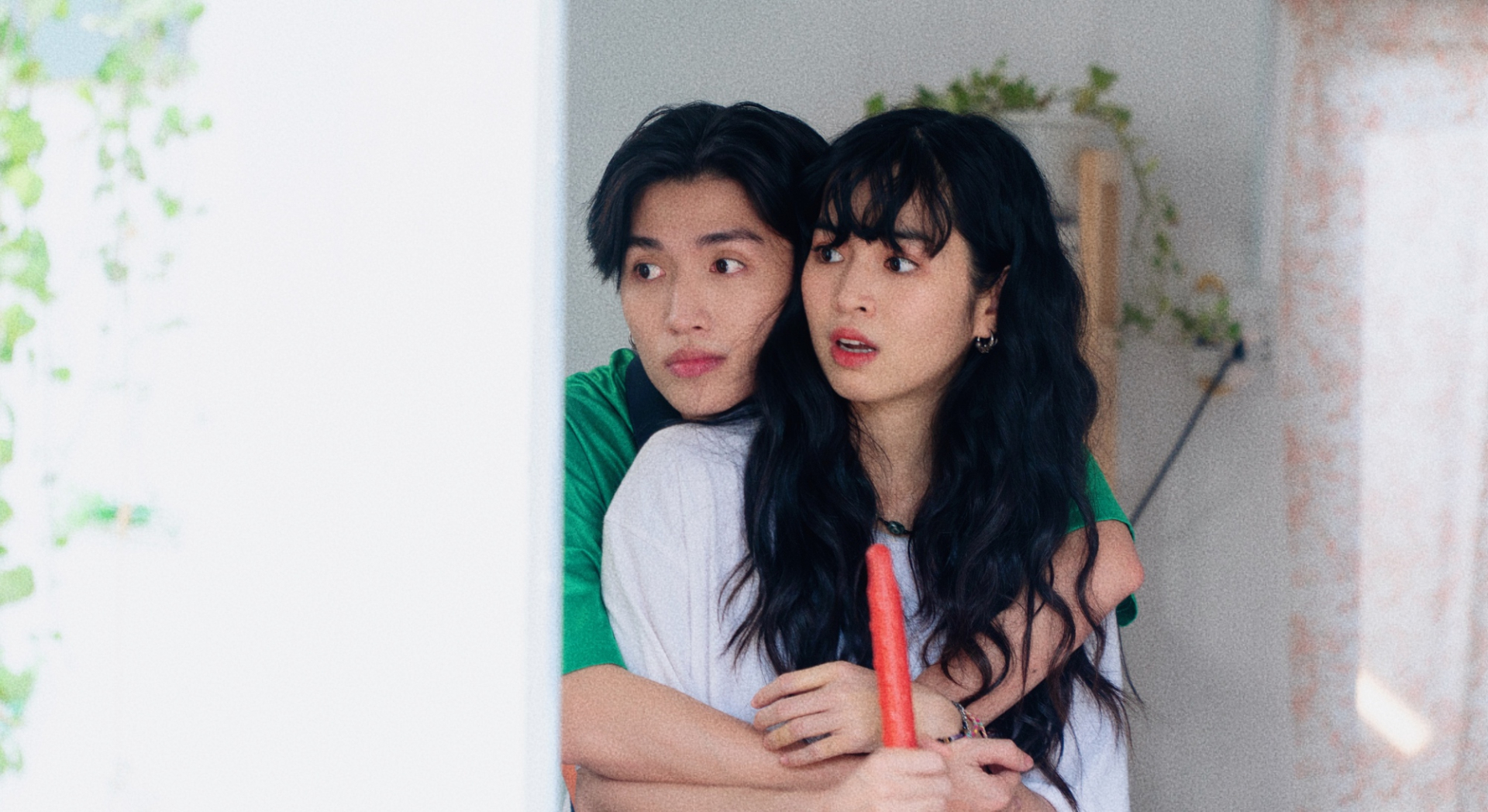 Mỹ nam khiến Chi Pu phải thốt l&ecirc;n &ldquo;đẹp trai qu&aacute;&rdquo; tận 4 lần giữa gameshow: Mặt b&uacute;ng ra collagen kh&ocirc;ng m&ecirc; sao được- Ảnh 5.