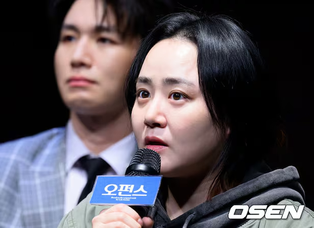 Kh&ocirc;ng d&aacute;m tin chuyện vừa xảy ra với Moon Geun Young sau khi kết h&ocirc;n b&iacute; mật- Ảnh 3.