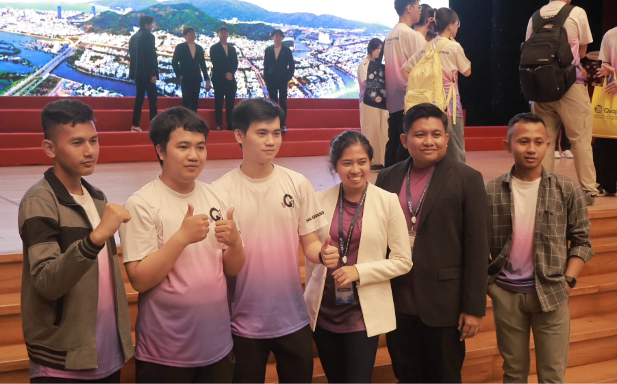 Sinh vi&ecirc;n ng&agrave;nh C&ocirc;ng nghệ th&ocirc;ng tin HUFLIT v&agrave; h&agrave;nh tr&igrave;nh mở lối qua những đấu trường c&ocirc;ng nghệ - Ảnh 2.