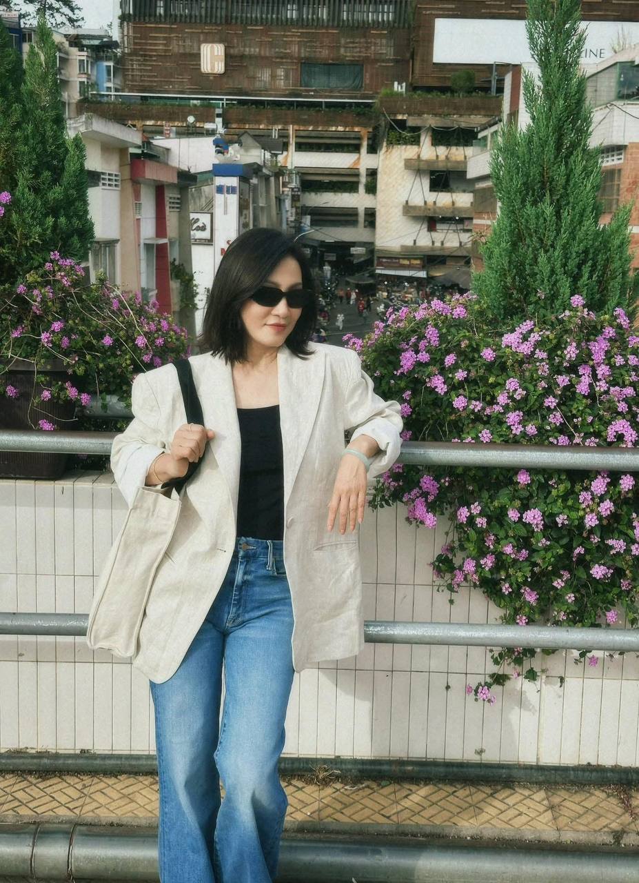 Nữ nghệ sĩ Việt "cải l&atilde;o ho&agrave;n đồng" ở tuổi 63, c&ocirc;ng lớn tới từ m&agrave;n styling đậm chất H&agrave;n- Ảnh 8.