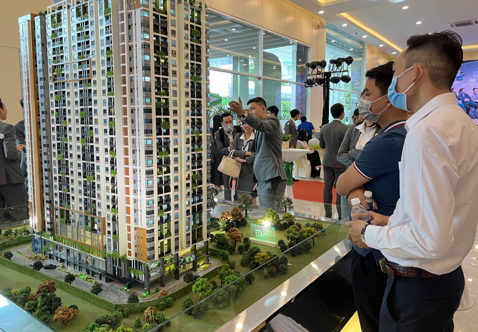 CEO EZ Property: Kh&ocirc;ng &aacute;p lực t&agrave;i ch&iacute;nh, chưa nhất thiết phải b&aacute;n nh&agrave; gửi tiết kiệm thời điểm n&agrave;y- Ảnh 1.