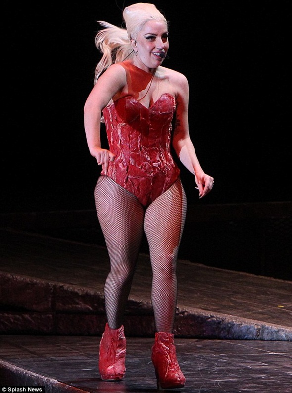 Gaga nổi đóa khi không ai chê Adele béo phì 2