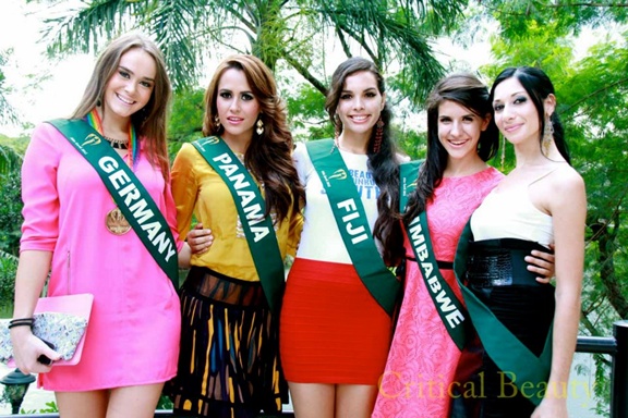 Hoàng Anh tiếp tục "vuột" 2 giải phụ ở Miss Earth 12