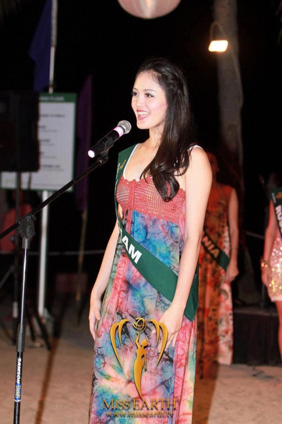Á hậu Hoàng Anh bất ngờ chia sẻ từ Miss Earth 2012 2
