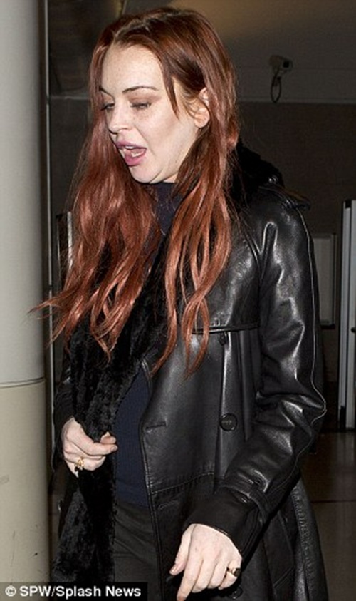 Lindsay Lohan gây sốc vì gương mặt sưng phù 3