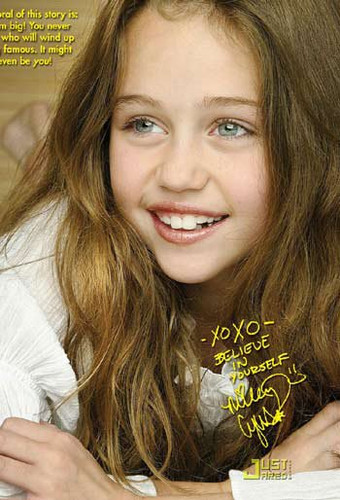Miley Cyrus khoe nụ cười thiên thần hồi 9 tuổi 4
