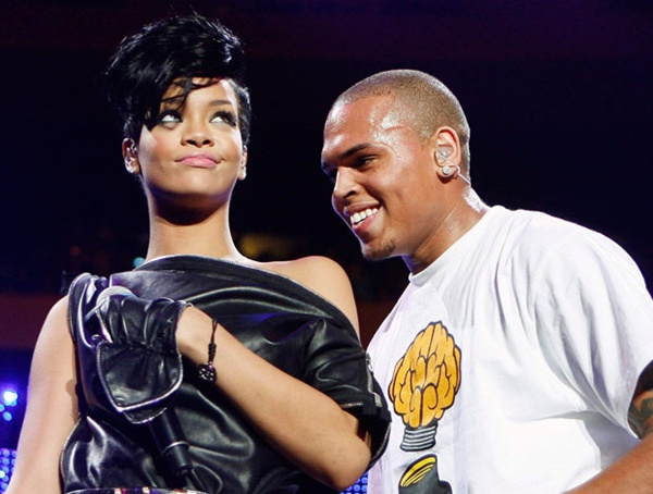 Rihanna muốn sinh con cho Chris Brown 1