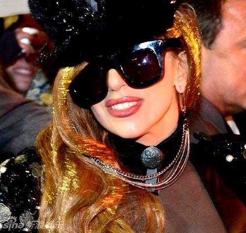 Lady Gaga hở hang đi giữa thời tiết -8 độ 2