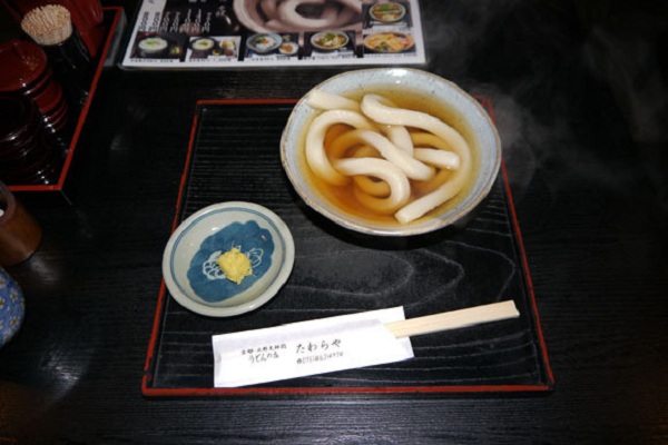 Nhật Bản: Ngỡ ngàng với sợi mỳ... to như con rắn 1