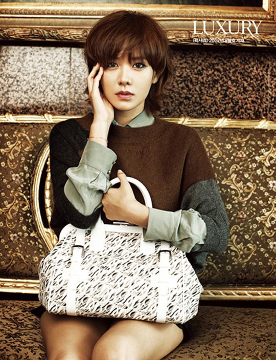 son-ye-jin-with-luxury-magazine-3photos-07d39