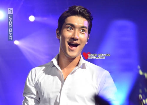 151031-star-siwon4-a0f63