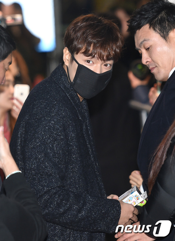 151125-star-leeminho10-74574