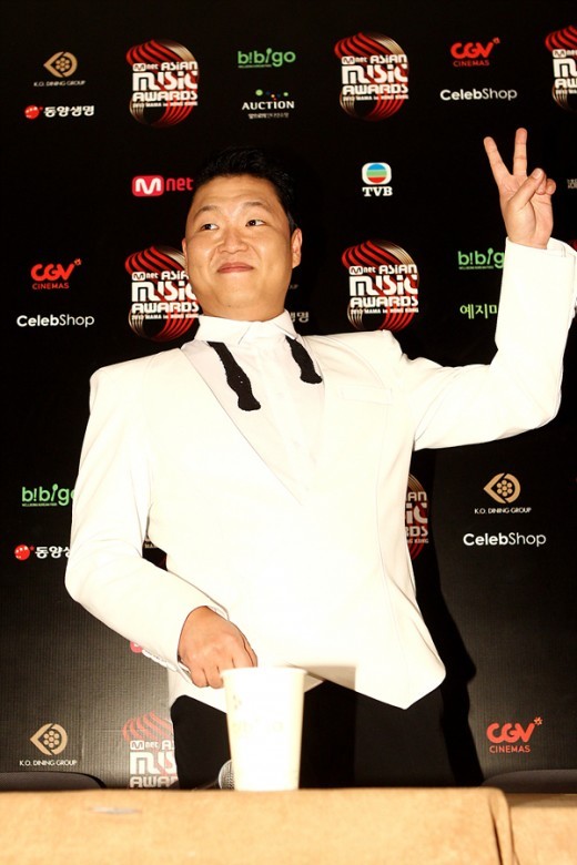 Psy tâm sự về việc không được No.1 Hot 100 1