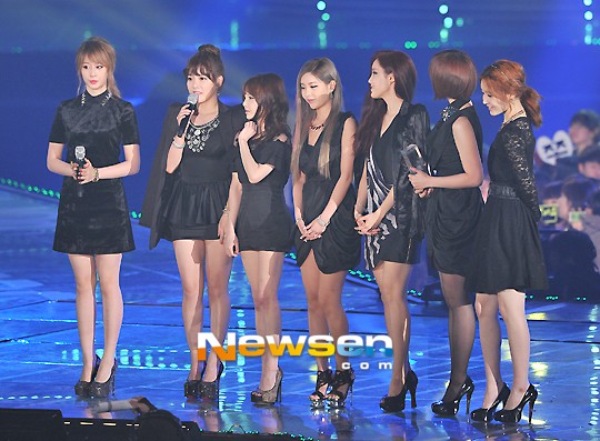 MMA 2012: T-ara hóa các cô Noel… robot 16