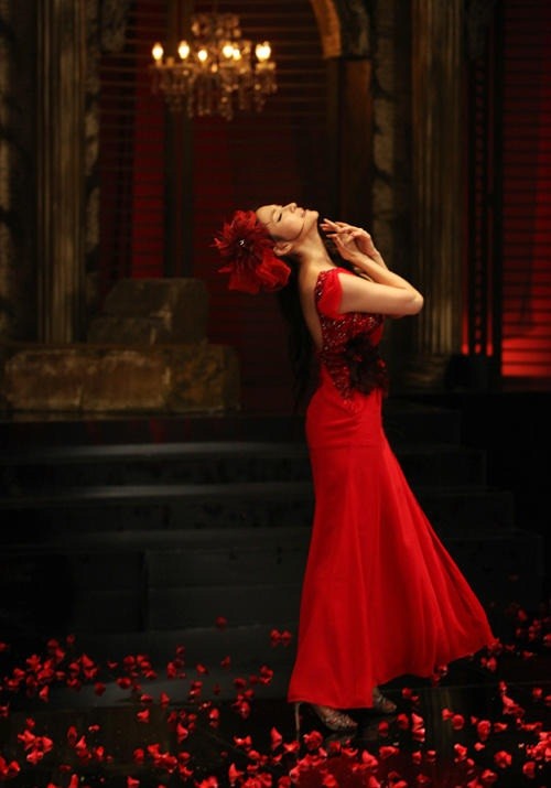 Gyuri (KARA) hóa "nữ thần Tango" trên sân khấu solo 1