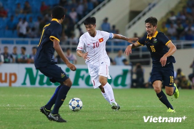 U19 Việt Nam đã có thể chơi sòng phẳng trước đối thủ có thể lực và thể hình tốt như Australia. (Ảnh: Minh Chiến/Vietnam+)