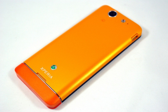 ngat-ngay-voi-co-nang-thoi-trang-sony-xperia-sx