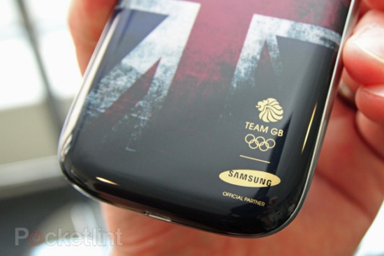 ngam-bo-doi-galaxy-s-iii-do-phong-cach-olympic