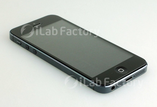can-canh-thiet-ke-unibody-hoan-hao-cua-iphone-5