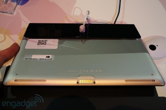 sony-trinh-lang-loat-smartphone-cuc-hoanh-trang