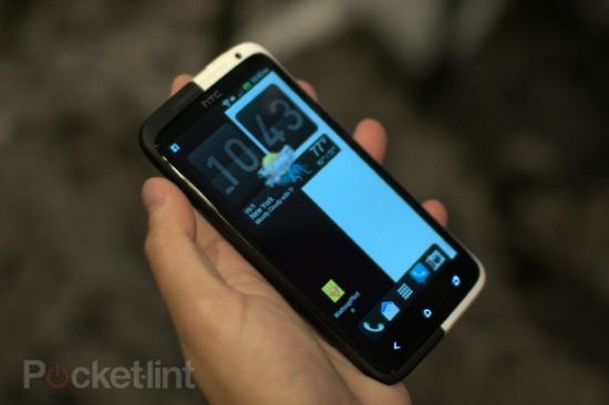 ngam-smartphone-nua-no-nua-kia-hiem-co-kho-tim