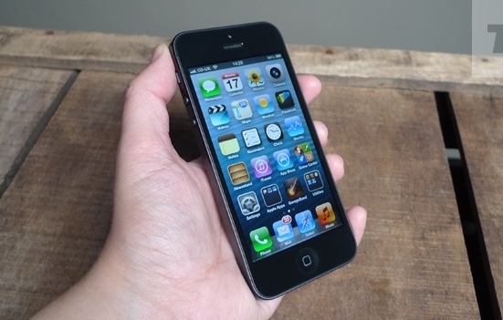 apple-ngay-cang-xuong-doc-vi-iphone-5