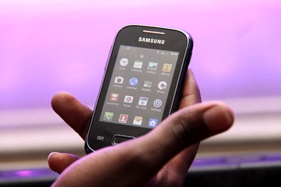 Samsung cho ra mắt điện thoại giá rẻ sử dụng Android 4.0.4 2