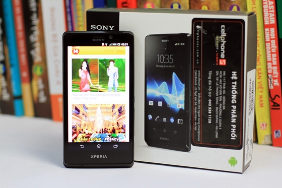 Tr&ecirc;n tay Sony Xperia T - smartphone d&agrave;nh cho điệp vi&ecirc;n 007 16