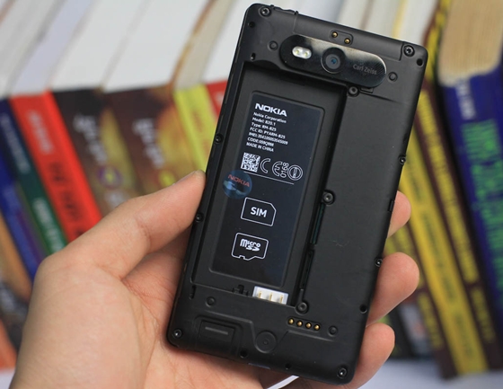 Nokia Lumia 820 về Việt Nam với giá 11 triệu đồng 8