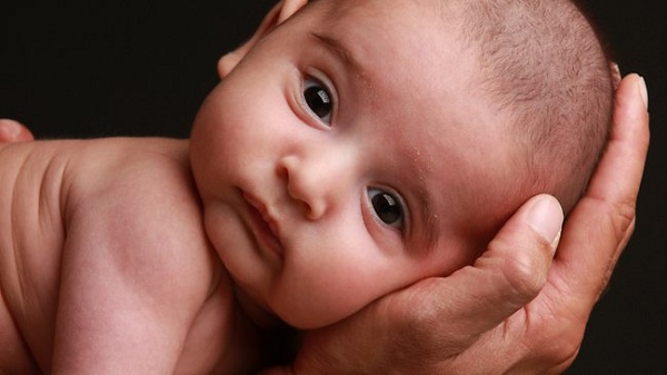 Lý giải 3 bí ẩn buồn cười của tuổi thơ