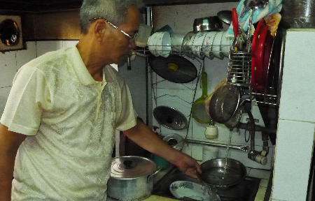 gan-1000-nguoi-dan-ngac-ngoai-song-trong-o-nhiem-giua-thu-do