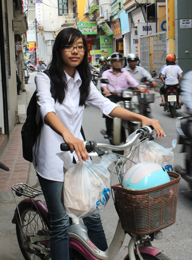 Trẻ mồ c&ocirc;i ăn "nh&agrave; h&agrave;ng" hai lần một tuần 1