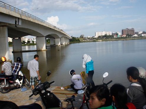 Thanh niên mất tích trên sông Hàn, đội cứu nạn bỏ về 1