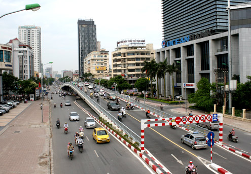Ng&agrave;y mai th&ocirc;ng xe cầu vượt nhẹ d&agrave;i nhất thủ đ&ocirc; 1