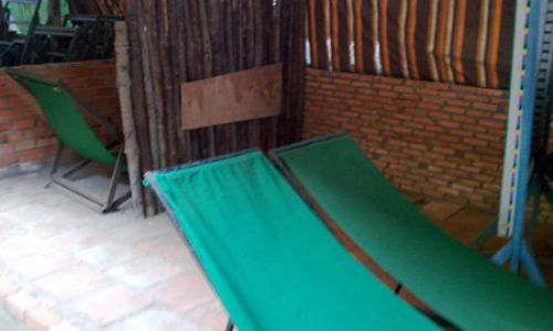 C&agrave; ph&ecirc; phơi ngực giữa S&agrave;i G&ograve;n 1