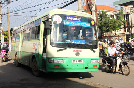 TPHCM: Giao thông rối loạn vì xe buýt gây tai nạn liên hoàn 1