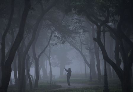 Hà Nội mờ mịt trong sương mù 6