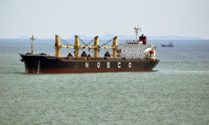 Cứu sống 54 thuyền viên nước ngoài trôi dạt trên biển 1