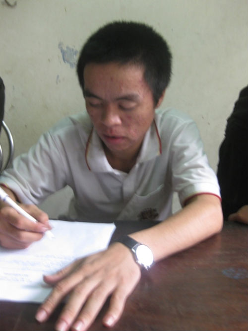 Truy đuổi 9X cầm lựu đạn cố thủ suốt 4 giờ 1