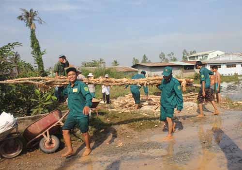  Người dân TP.HCM ''chạy lụt" trong đêm 6