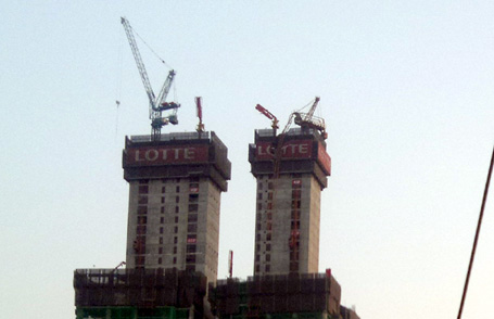 Hà Nội: Gãy cẩu tháp ở tòa nhà 70 tầng, hàng trăm người hoảng loạn 2