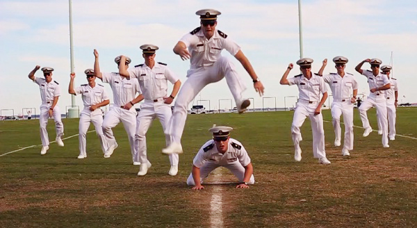 hai-huoc-voi-clip-sv-hoc-vien-hai-quan-nhay-gangnam-style hai-huoc-voi-clip-sv-hoc-vien-hai-quan-nhay-gangnam-style
